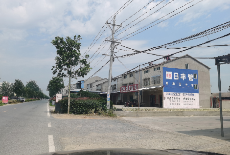 大新如何能保证墙体广告的醒目性？